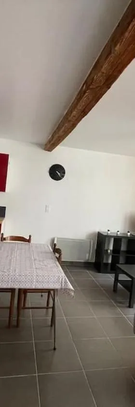 Belle maison de ville rénovée，位于Lavardac的酒店
