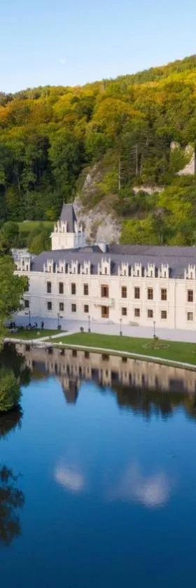 Hotel Schloss Hernstein，位于Hernstein的酒店