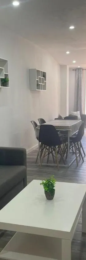 Piso en el centro del Vendrell. Alojamiento entero.，位于埃勒凡达尔的酒店