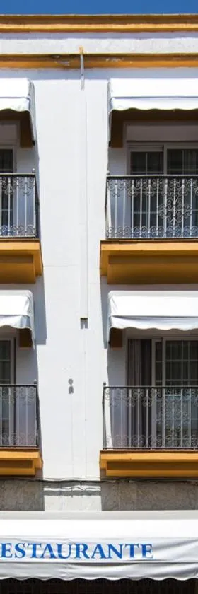 Hostal San Francisco，位于Granja de Torrehermosa的酒店