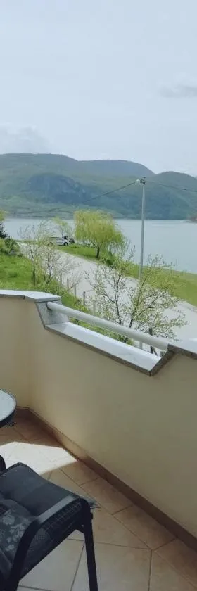 Apartman Bošnjak Ramsko jezero，位于Podbor的酒店
