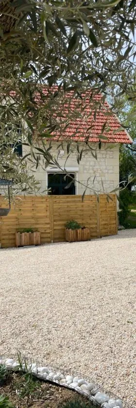 Le Relais, La Dormance, Le Bois Dormant，位于Châteauvieux的酒店