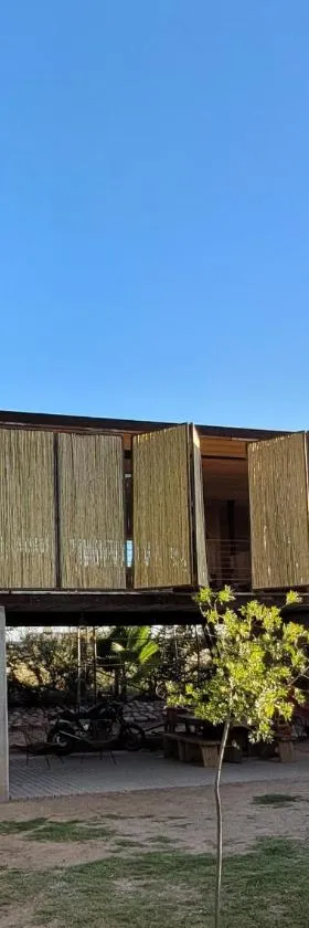 Casa Contenedor - Bermejo Mendoza，位于瓜伊马延的酒店