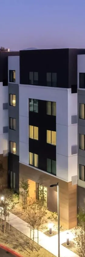 Residence Inn by Marriott Anaheim Brea，位于布雷亚的酒店