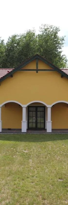Zöld Tanya Vendégház és Rendezvényközpont，位于基什孔毛伊绍的酒店