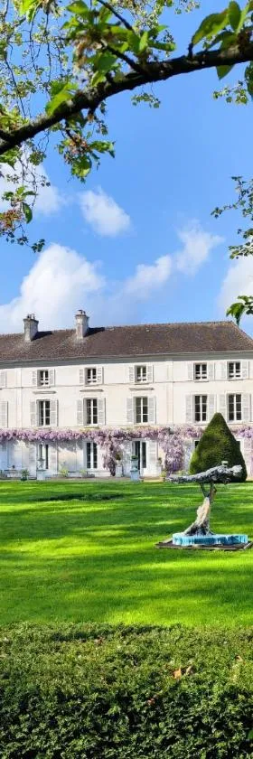 CHATEAU DE BRINVILLE，位于Saint-Sauveur-sur-École的酒店