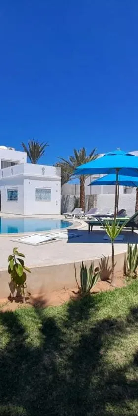 Villa La Palmeraie d'Arkou, grande piscine，位于Arkou的酒店
