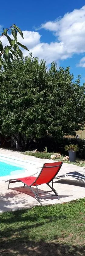 Gîte la Pradelienne en Cévennes avec piscine privée，位于Laval-Pradel的酒店