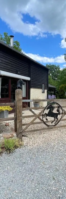 Chambres d'Hôtes de la forge，位于Oradour-Saint-Genest的酒店