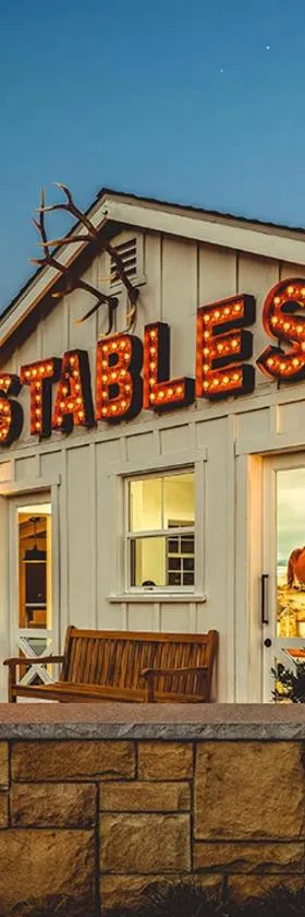Stables Inn，位于佩索罗伯斯的酒店