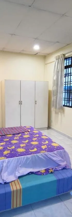 Cosy Homestay Ulu Tiram - Room only，位于乌鲁地南的酒店