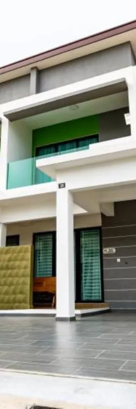 HyperTribe -Pangkor Holiday Home，位于Kampong Sungai Udang的酒店
