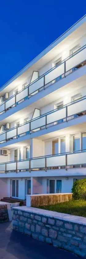 Hotel Rooms Roccia，位于诺维格勒达尔马提亚的酒店