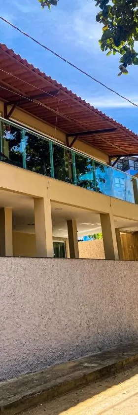 Casa com pes na areia em Iriri - ES，位于安谢塔的酒店