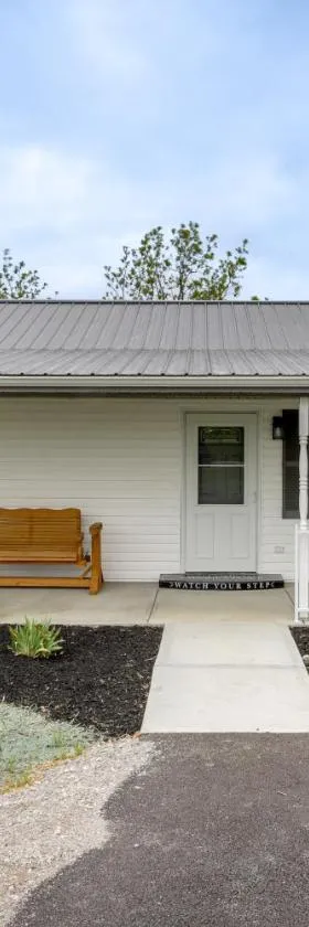 Cozy Kentucky Retreat - Deck, Near Ark Encounter!，位于干岭的酒店