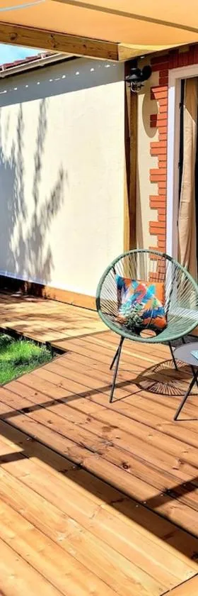 Copacabana TINY HOUSE studio terrasse jardin，位于Saint-Aignan-Grand-Lieu的酒店