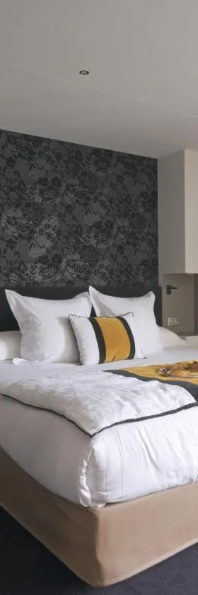 Konine - Hotel & Bar & Restaurant，位于蒙索莱米讷的酒店
