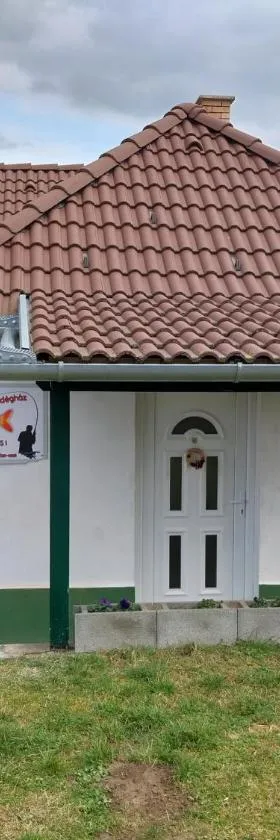 Veronika Guesthouse，位于Drávatamási的酒店