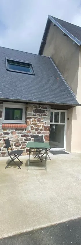 gîte avec chambre mezzanine pour 2 pers，位于布雷阿勒的酒店