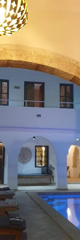 Dar Ennour Djerbahood Erriadh，位于乌姆苏克的酒店