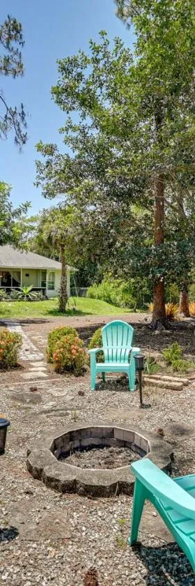 Pet-Friendly Naples Vacation Rental with Fire Pit!，位于那不勒斯的酒店