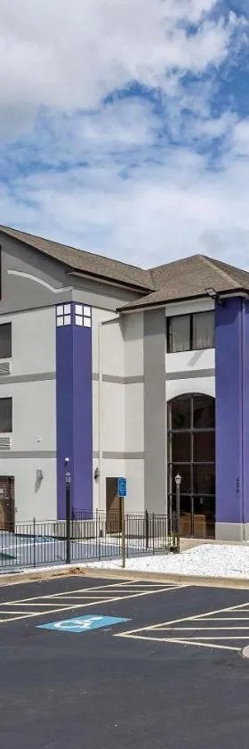 Sleep Inn & Suites Augusta West Near Fort Eisenhower，位于格罗夫敦的酒店