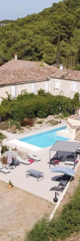 Château Catherine de Montgolfier B&B et Gites，位于纳博讷的酒店