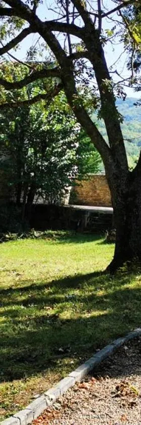 EVASION NATURE ET CONVIVIALITÉ，位于Sourcieux-les-Mines的酒店