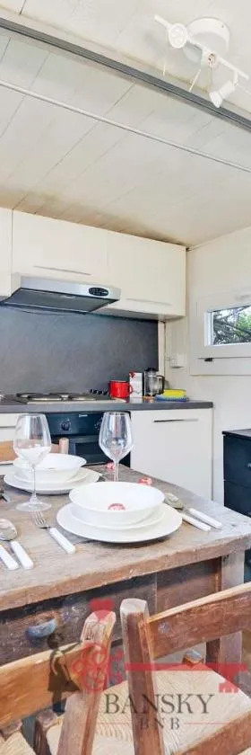 Peaceful house for FOUR - Camping with style! -By EasyLife Swiss，位于Novaggio的酒店