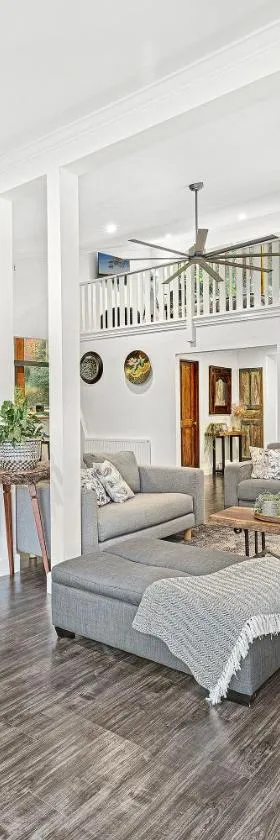 Sherbrooke Forest Retreat - Noonameena Home，位于Sherbrooke的酒店