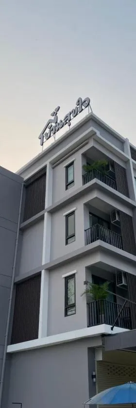 บ้านสุขใจ สามใบเถา，位于Ban Kluai的酒店