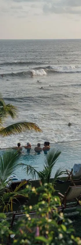 Puro Surf Hotel & Performance Academy，位于埃尔蒙特的酒店
