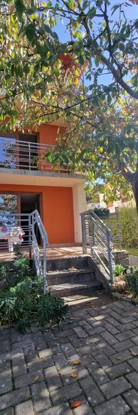 Villa Altiparmak，位于Resen的酒店