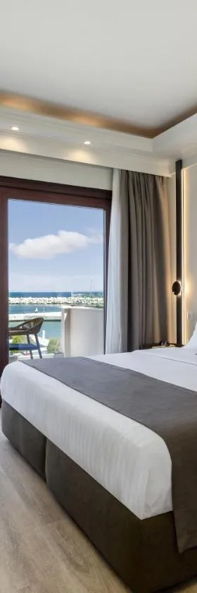 Diverso Platamon, Luxury Hotel & Suites，位于帕拉塔蒙的酒店