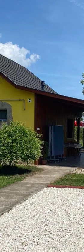 Erika Vendégház，位于Tiszasas的酒店
