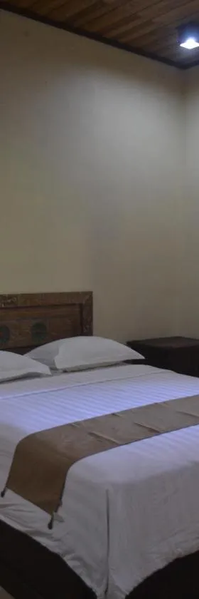 hotel batukaras kalaras，位于巴图卡拉的酒店