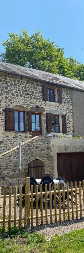 Petit cocon au cœur du Morvan，位于Montreuillon的酒店