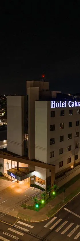 Hotel Caiuá Lago Umuarama，位于乌穆阿拉马的酒店