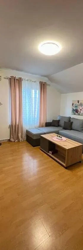 Apartman Flora，位于Novi Grad的酒店