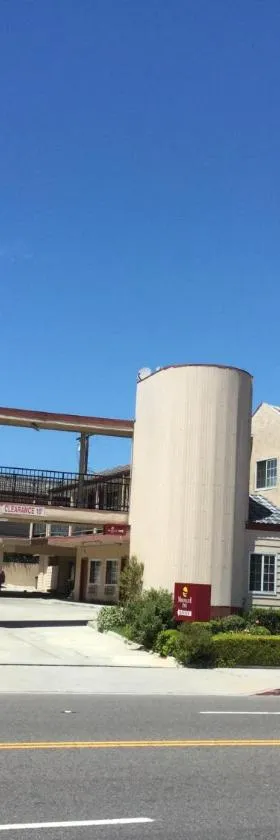 月光宾馆，位于雷东多海滩的酒店