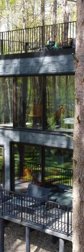 Premium Forest Bungalow with HOT TUB，位于Ažuluokesa的酒店