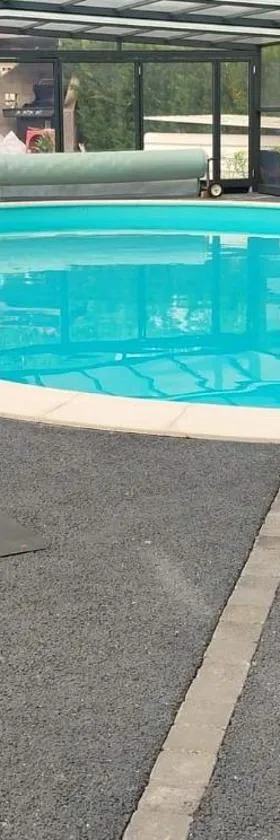 Maison piscine chauffée，位于Puybegon的酒店