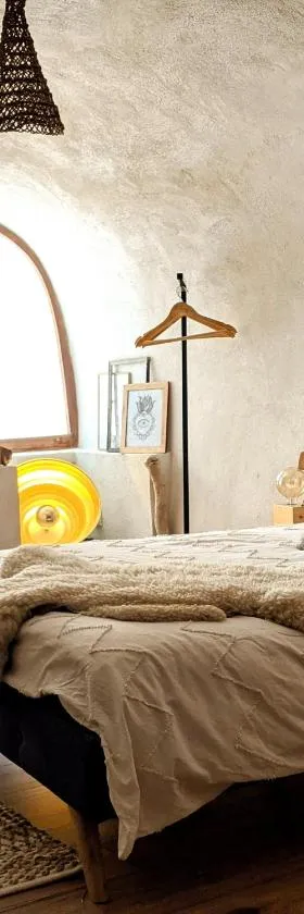 Charmante suite indépendante avec cave à vin，位于Cournonsec的酒店