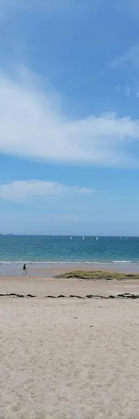Maison familiale proche de la mer，位于朗西厄的酒店