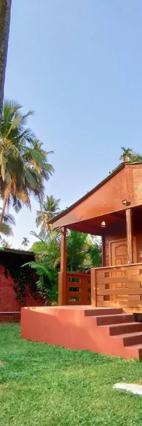 Tranquil Beach Resort，位于Harihareshwar的酒店