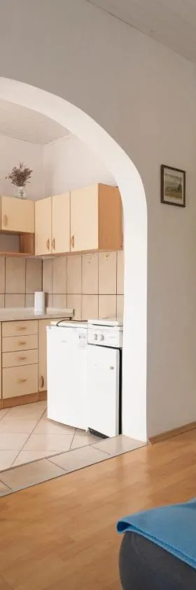 Studio Apartman Ema 2，位于格基卡琳的酒店