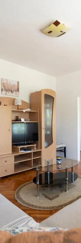 Apartman Ema，位于格基卡琳的酒店