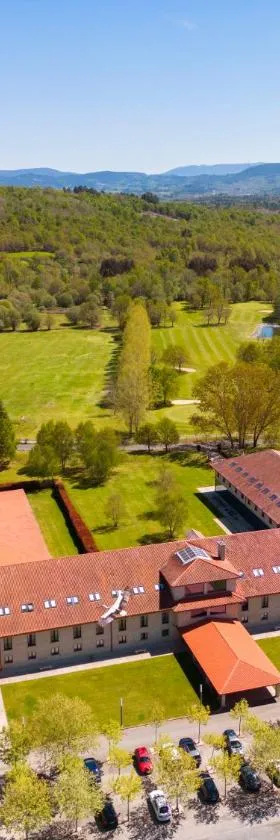 IBERIK Augas Santas Balneario & Golf，位于潘通的酒店