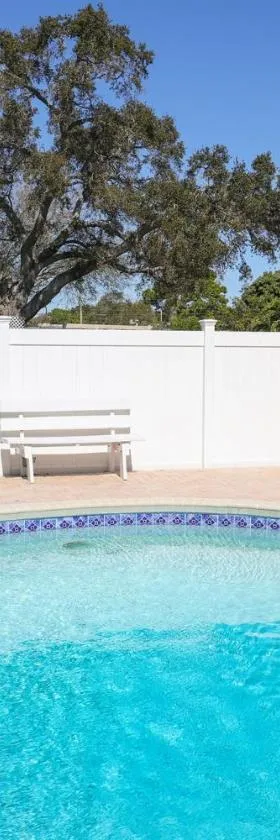 License to Chill - Heated Pool, Indian Rocks Beach, Play Room，位于拉哥的酒店