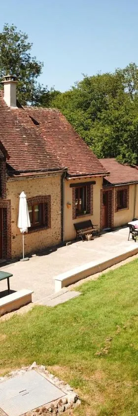 Les gites de la maison lierue，位于蒂龙加尔代的酒店